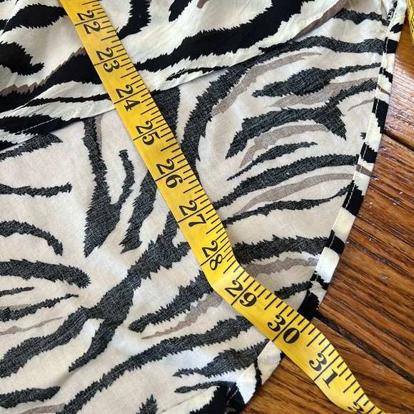 Kori America animal print top. Size Large. Cream and black. Great condition. - Picture 9 of 10